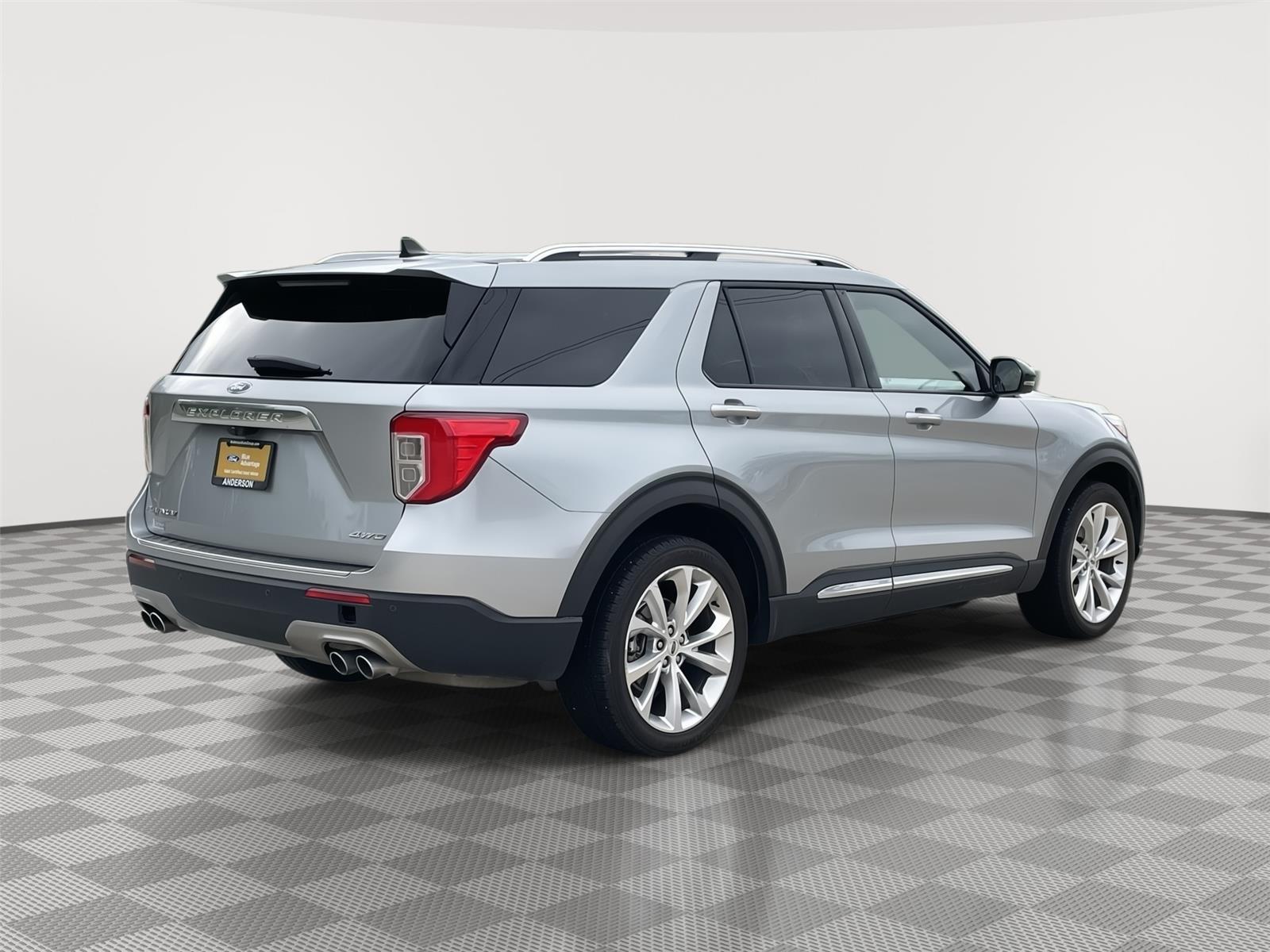 Vehicle photo 7