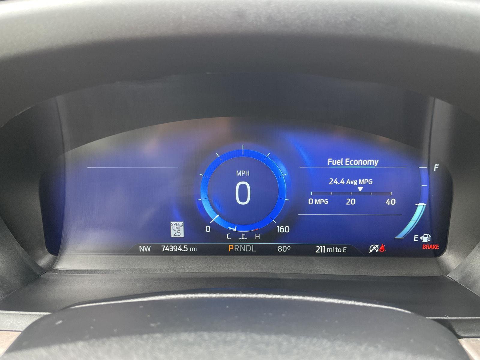 Vehicle photo 14