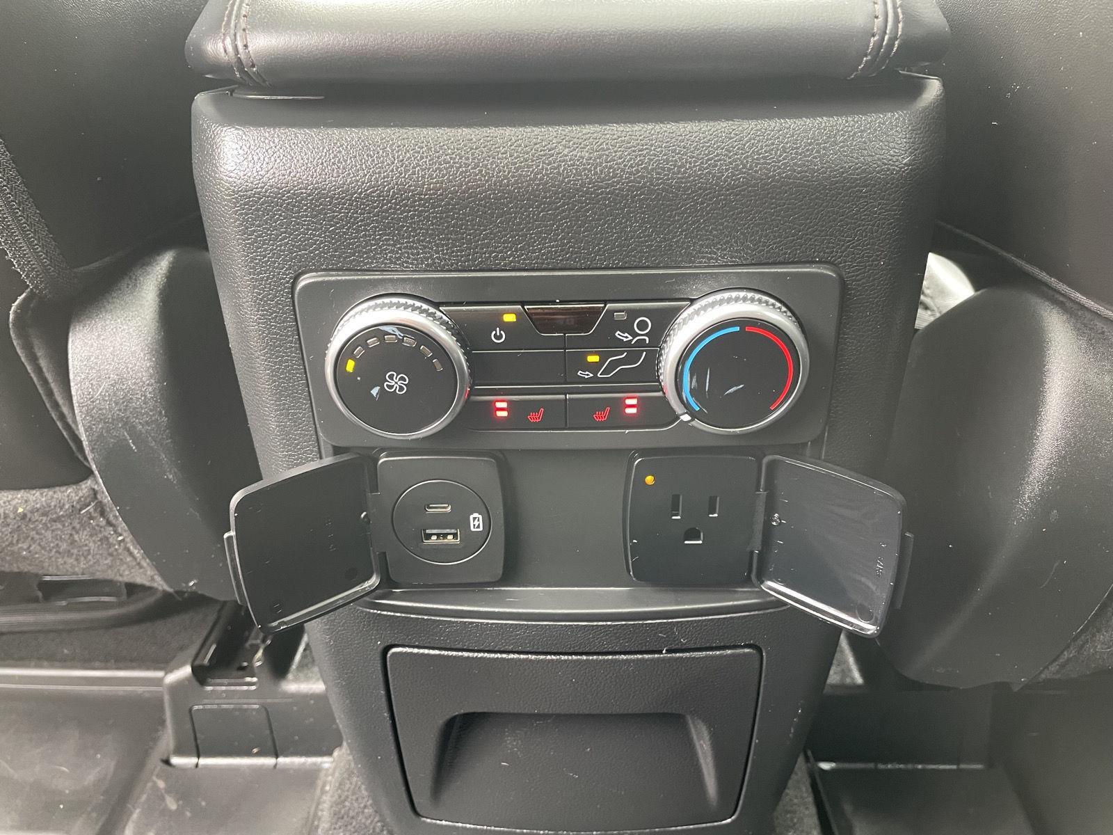 Vehicle photo 20