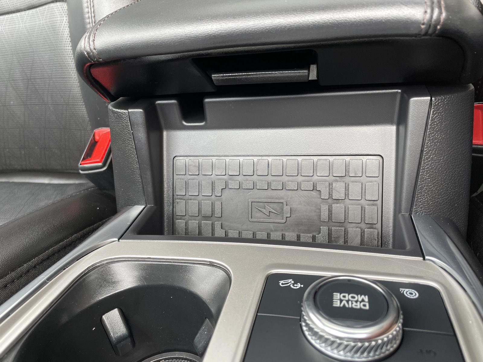Vehicle photo 33