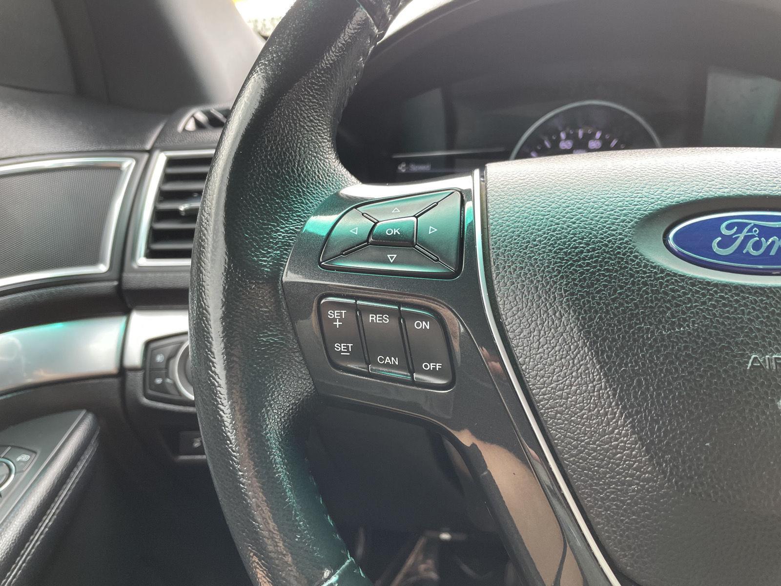 Vehicle photo 13