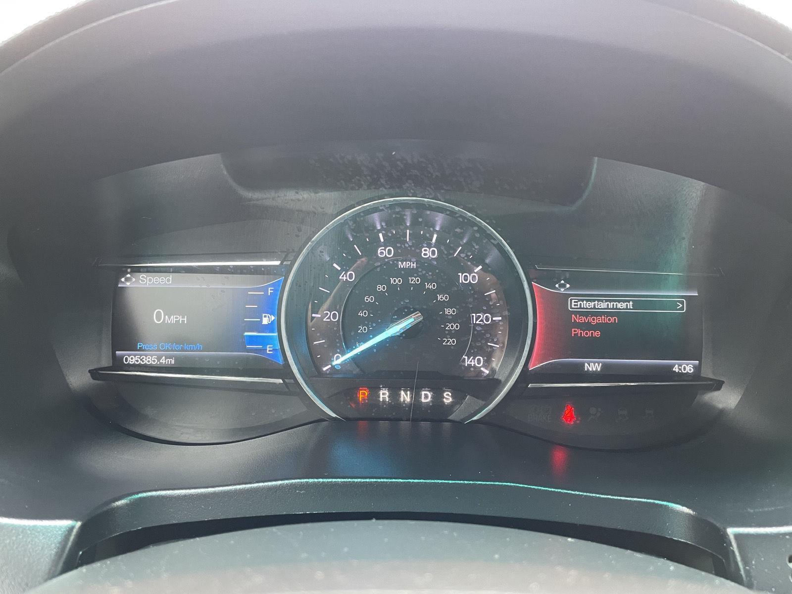 Vehicle photo 15