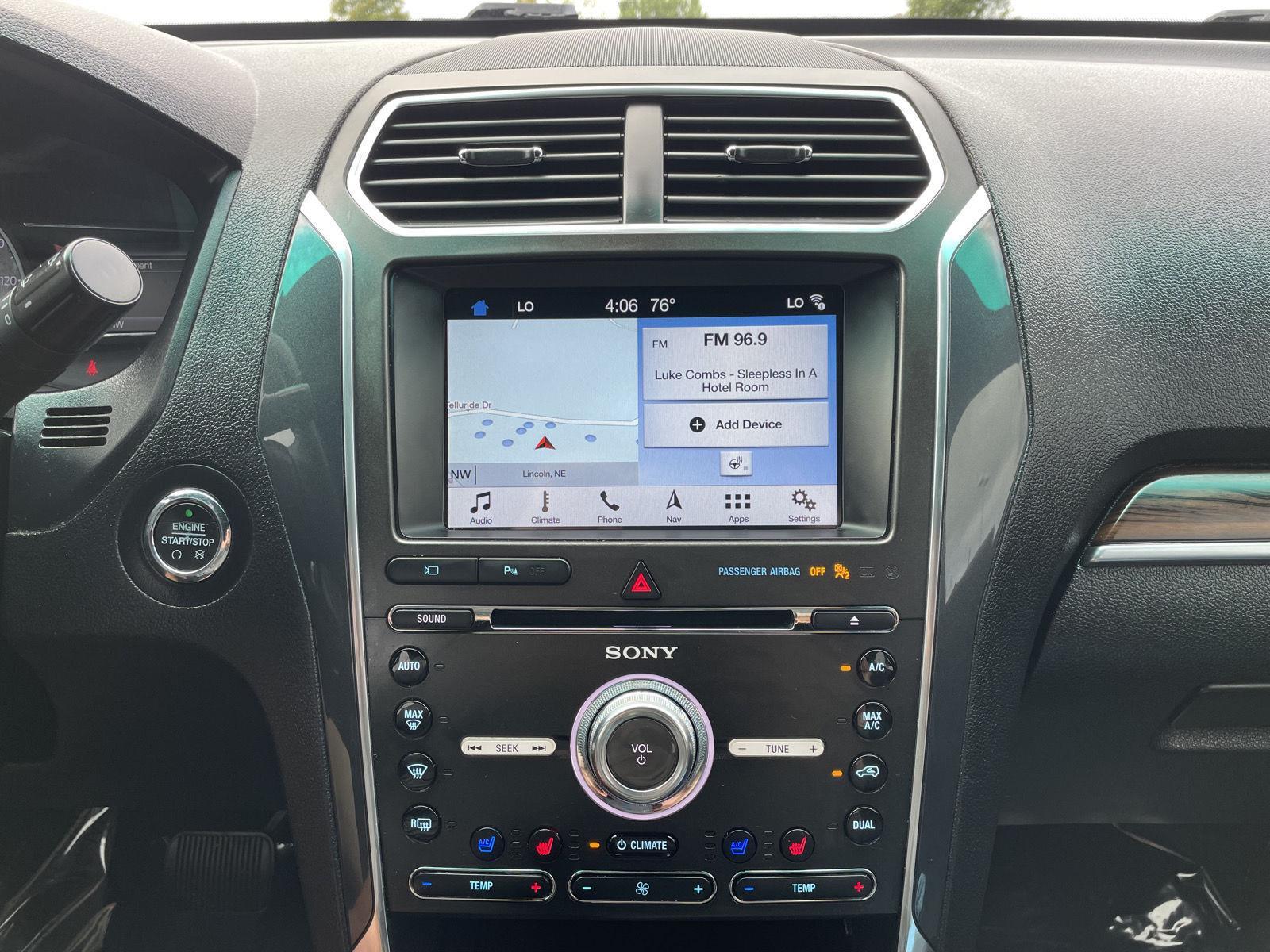 Vehicle photo 24