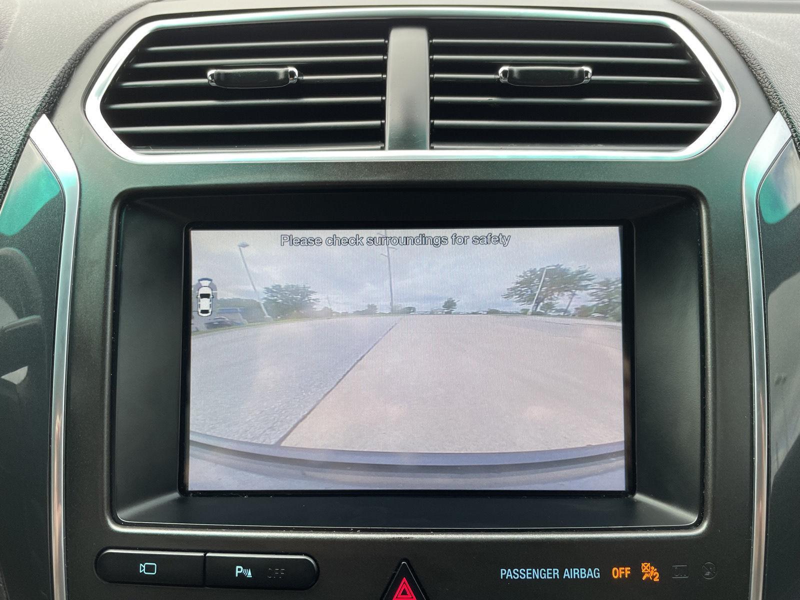 Vehicle photo 26