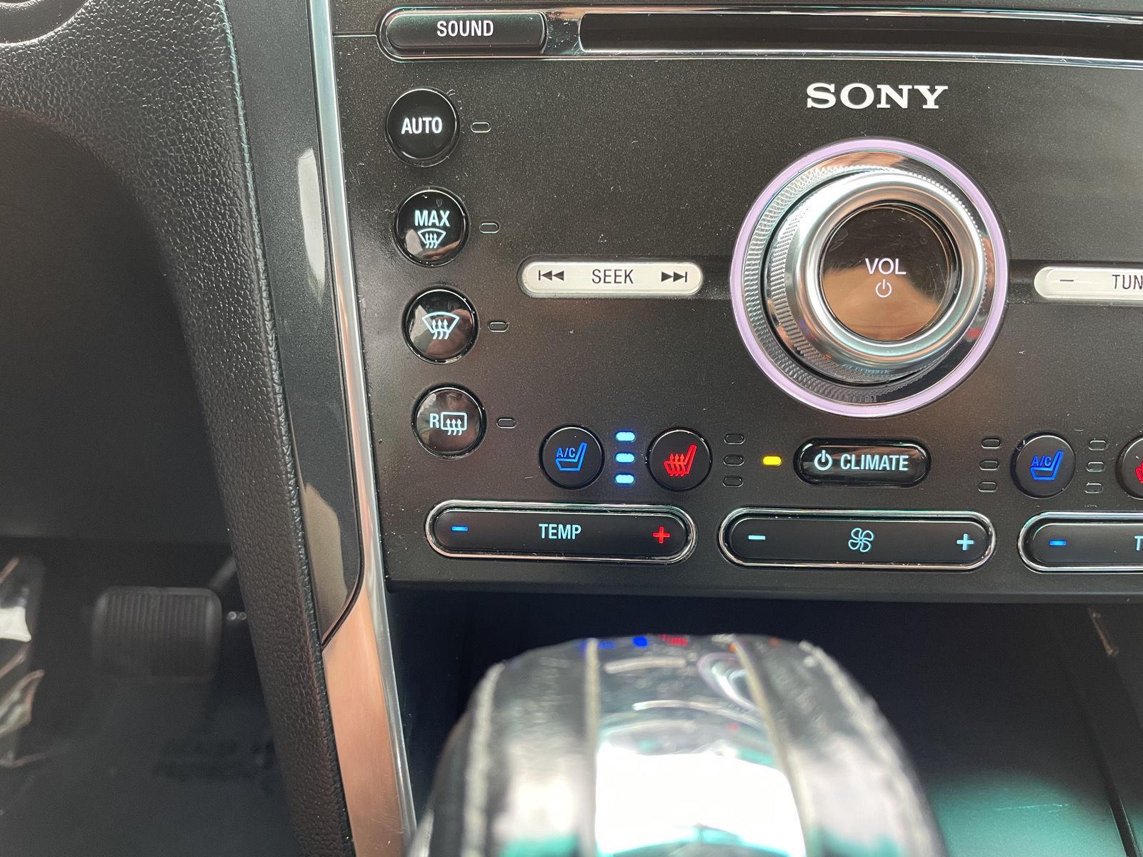 Vehicle photo 30