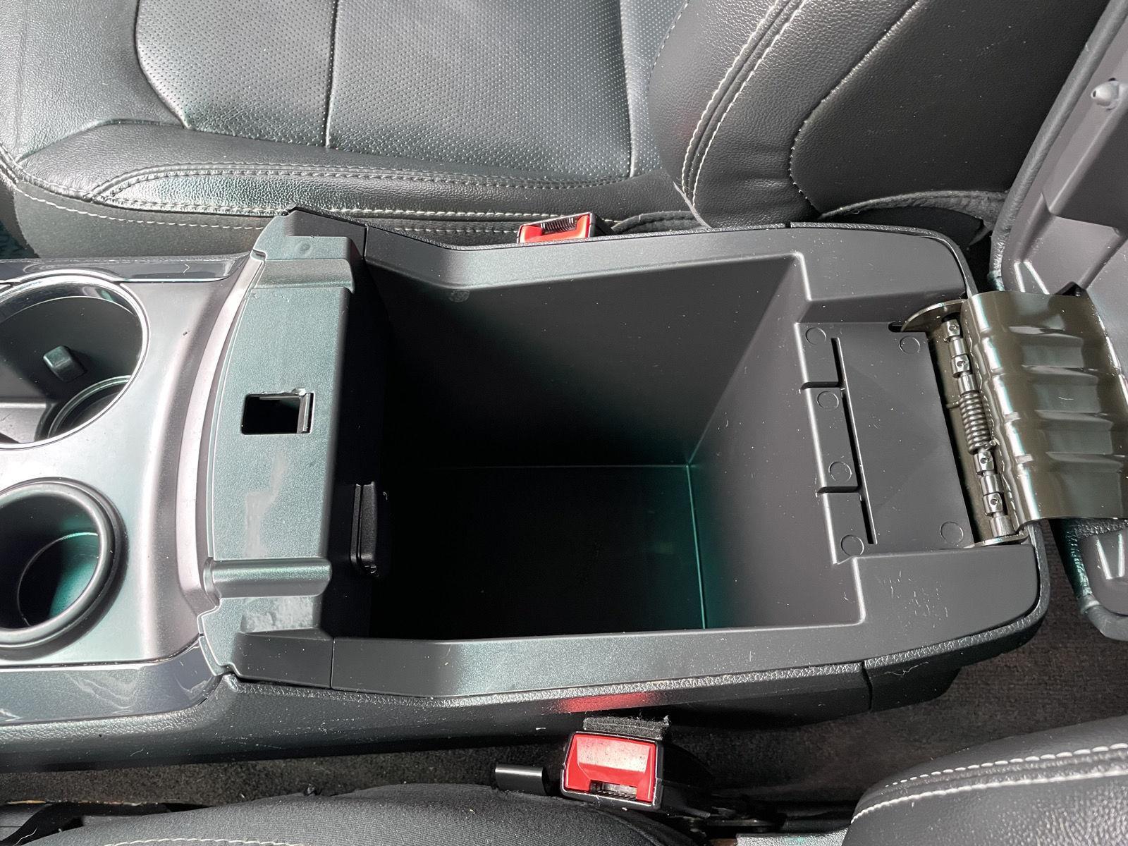 Vehicle photo 36