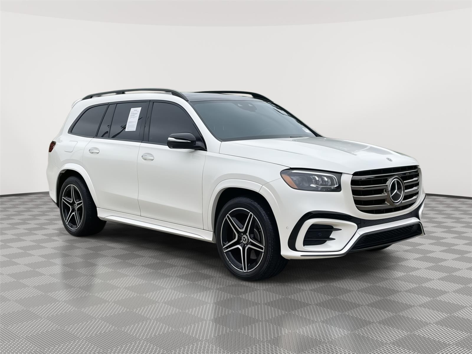 Vehicle photo 5