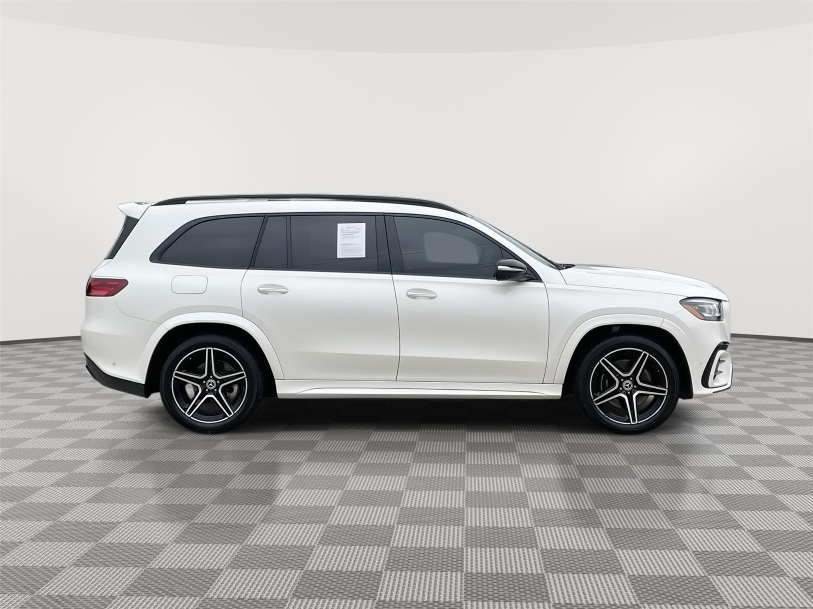 Vehicle photo 6