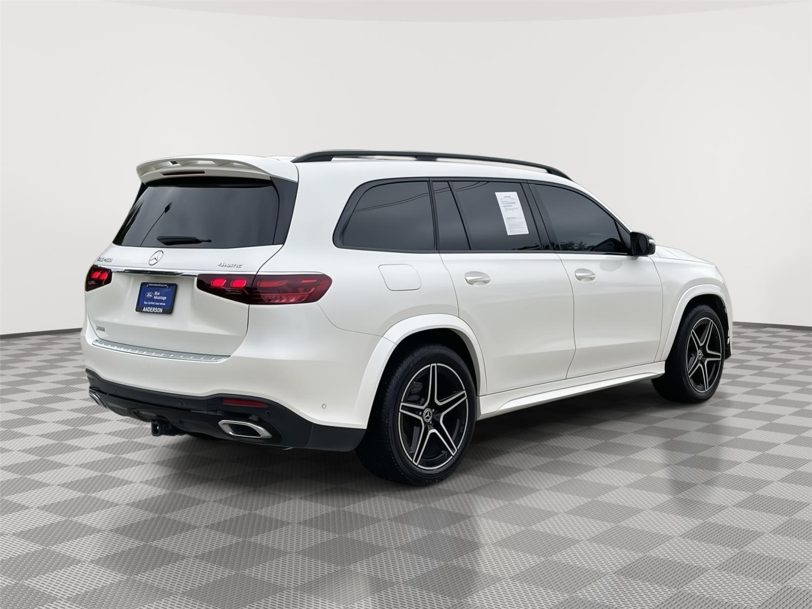 Vehicle photo 7