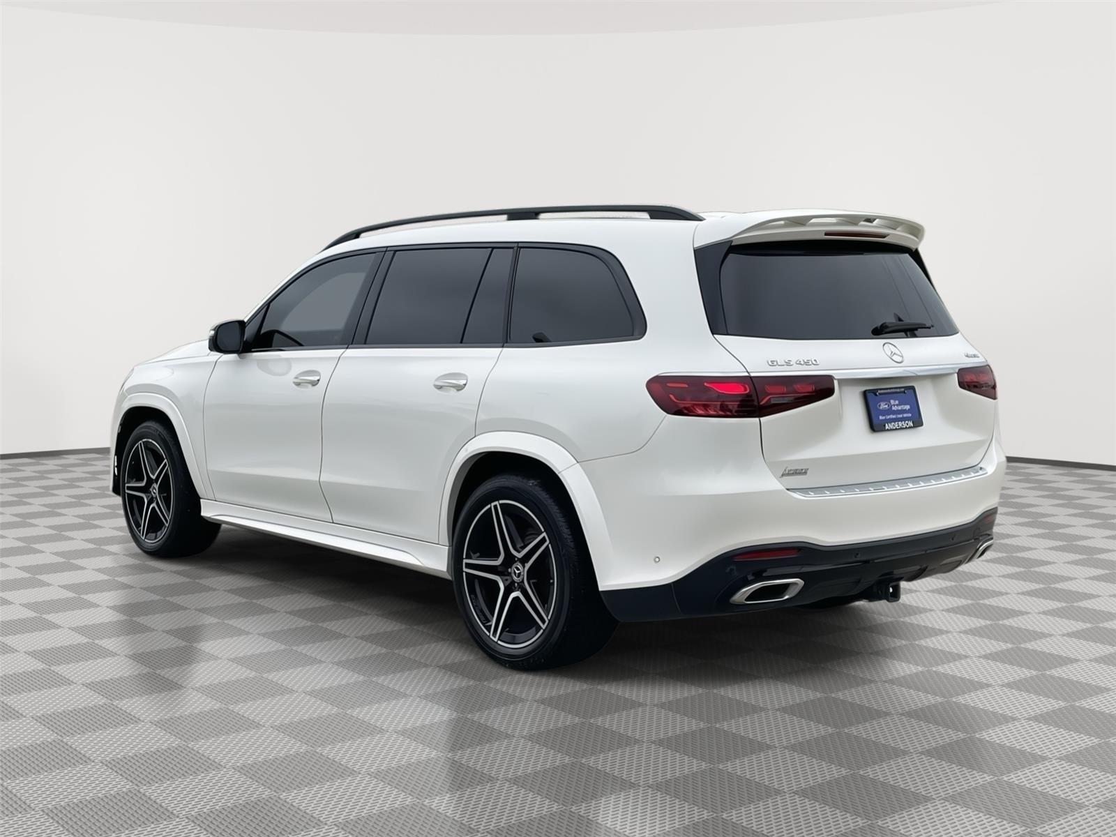 Vehicle photo 9