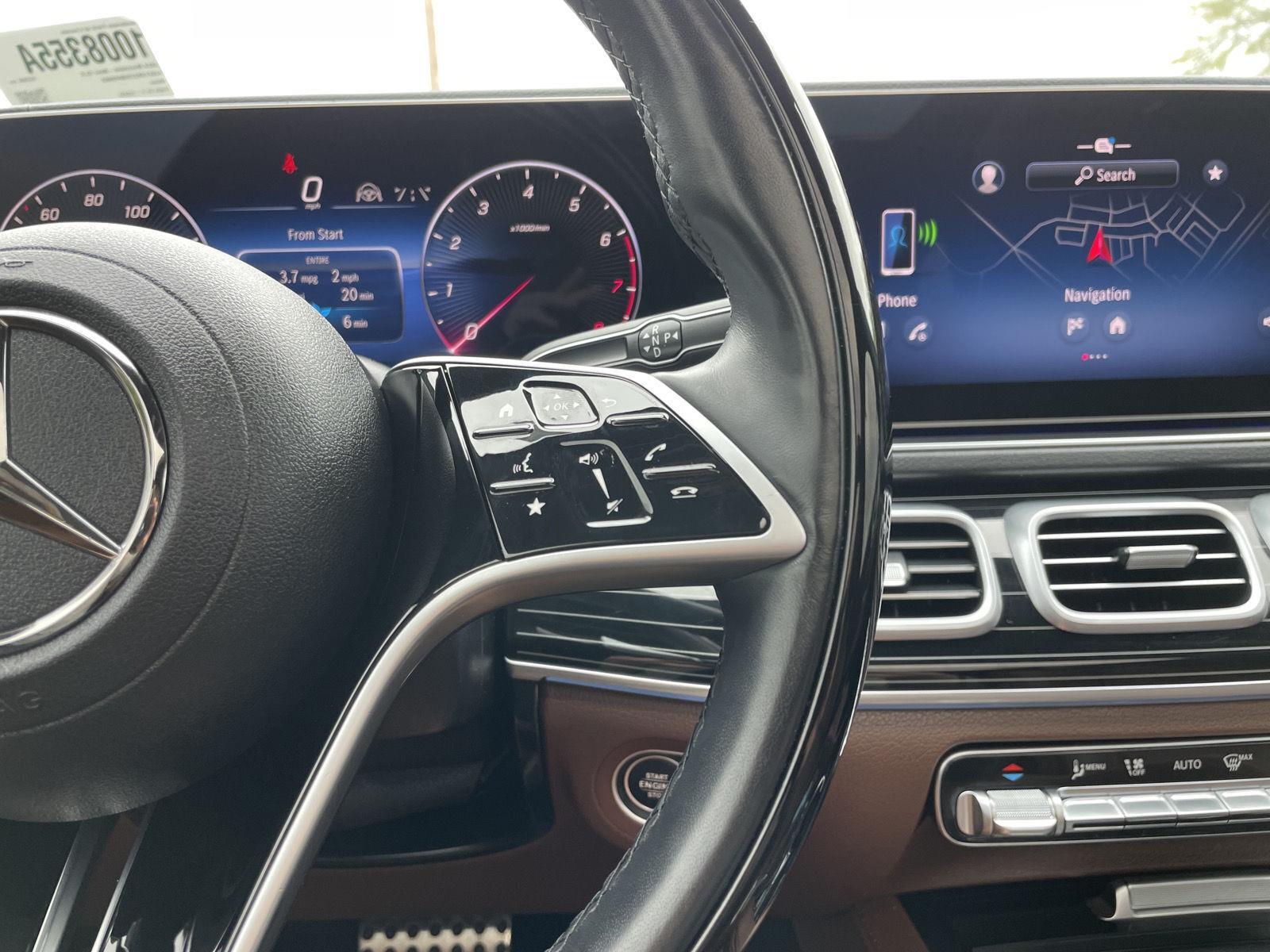 Vehicle photo 14