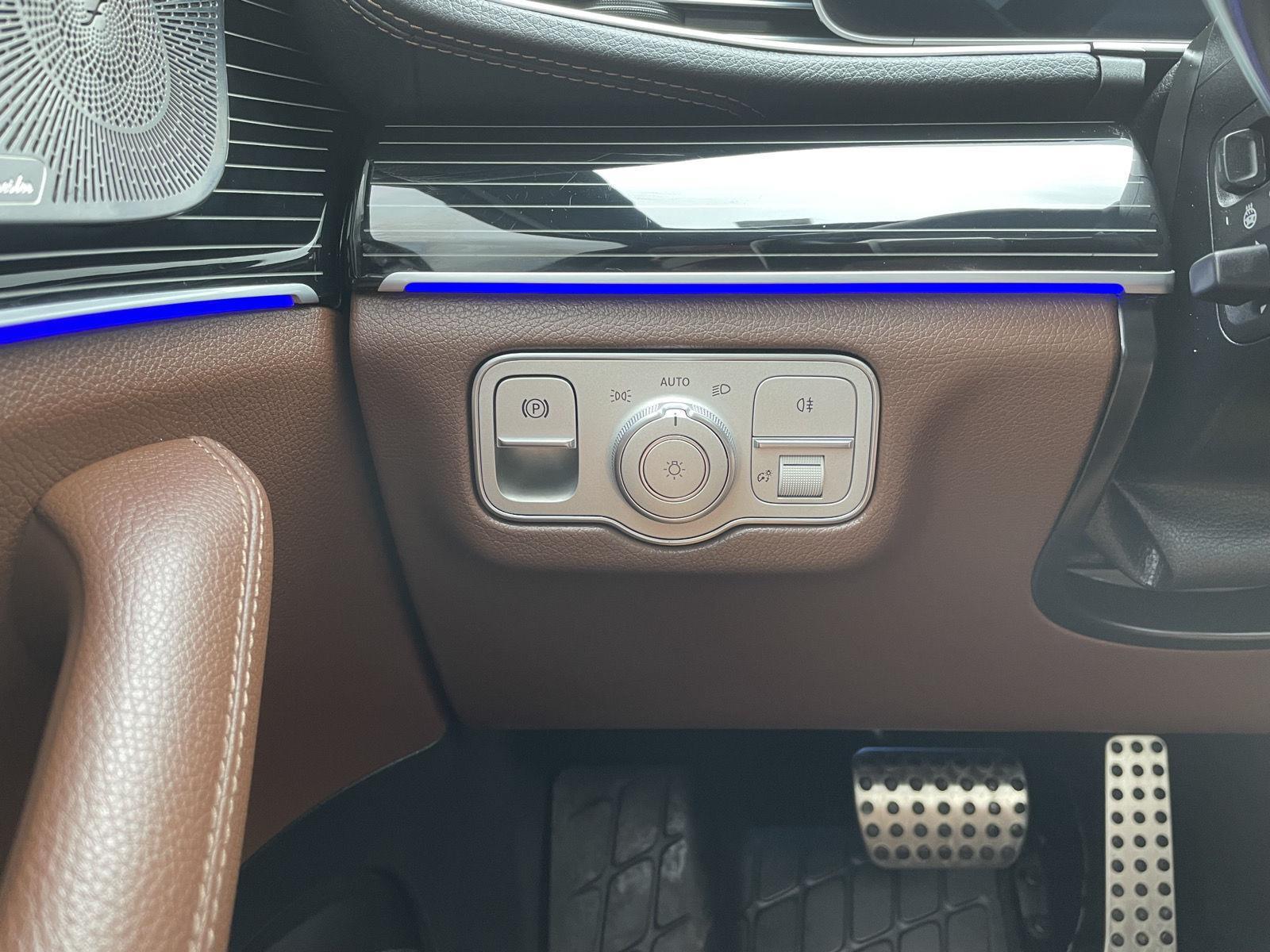 Vehicle photo 16