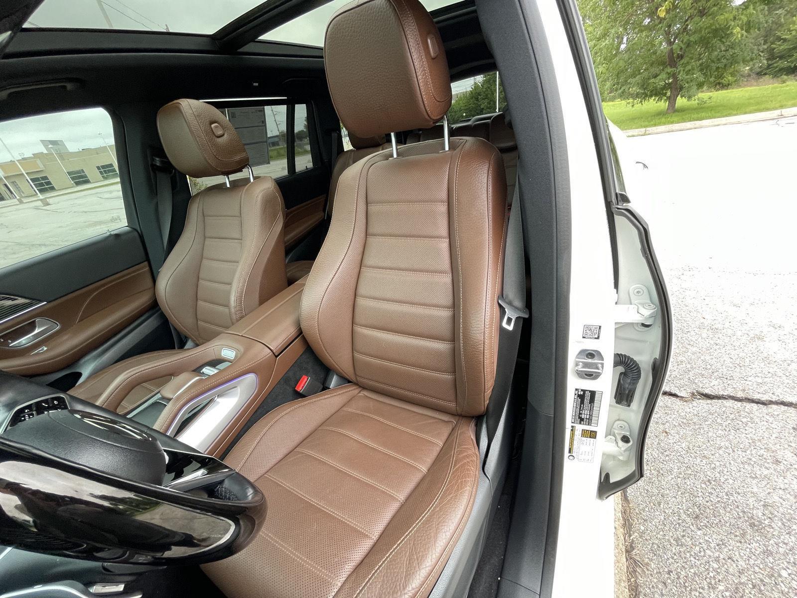Vehicle photo 18