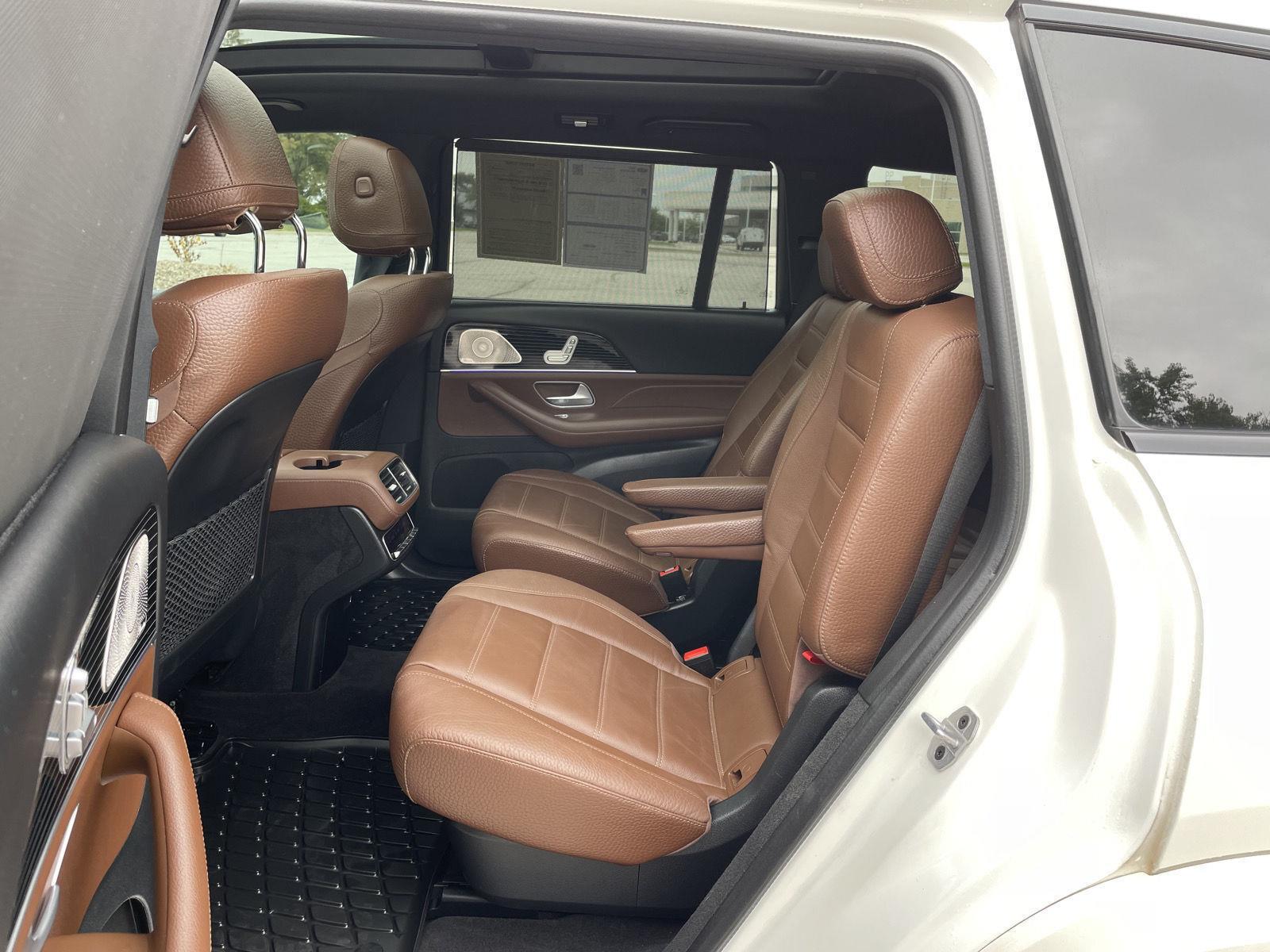 Vehicle photo 20