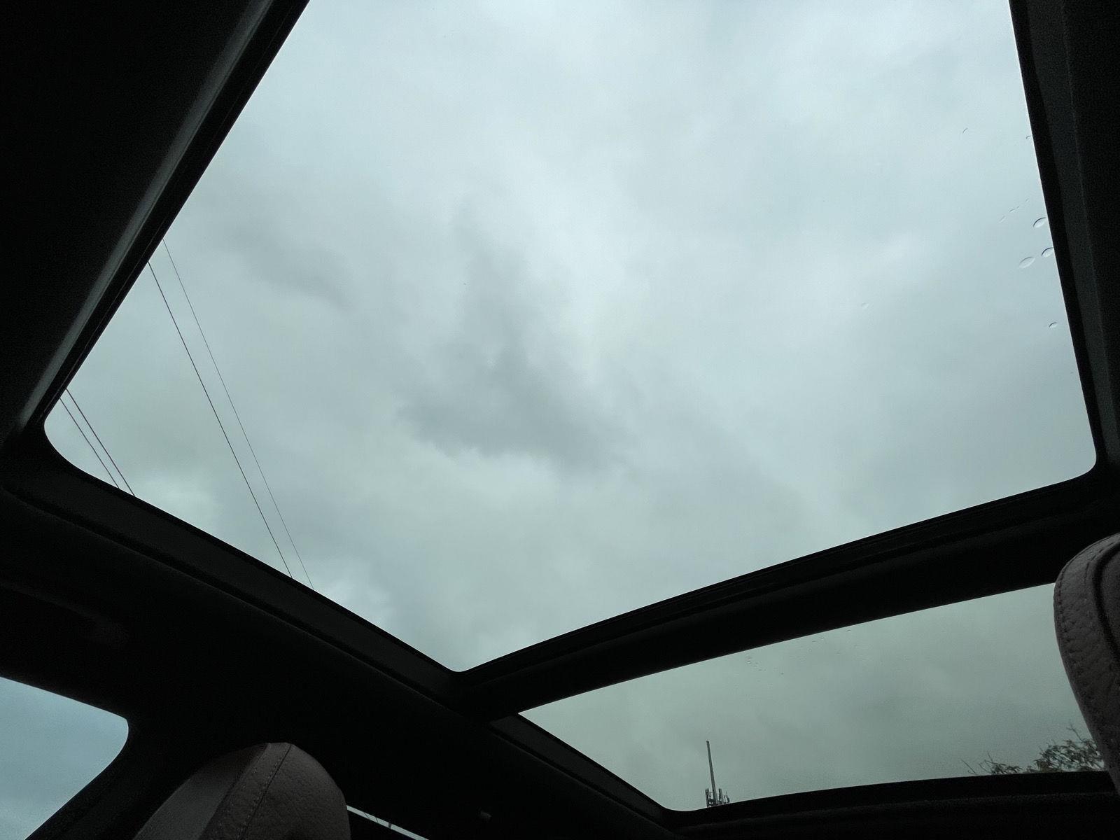 Vehicle photo 24