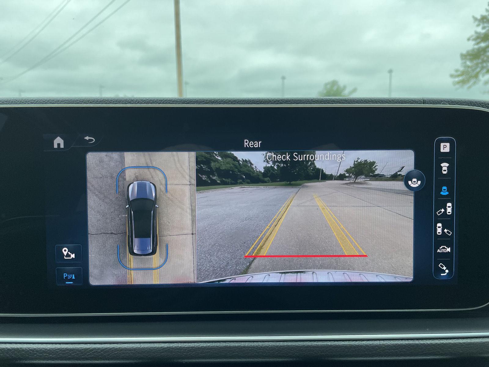 Vehicle photo 26