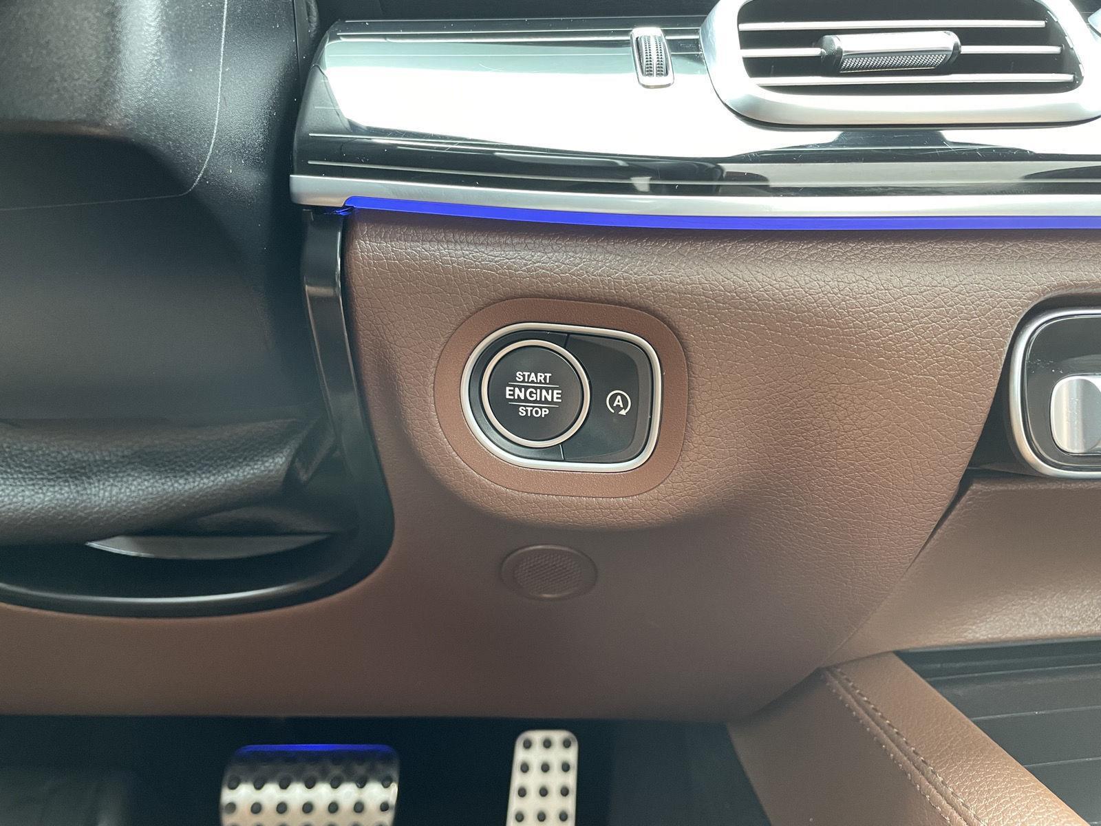 Vehicle photo 29