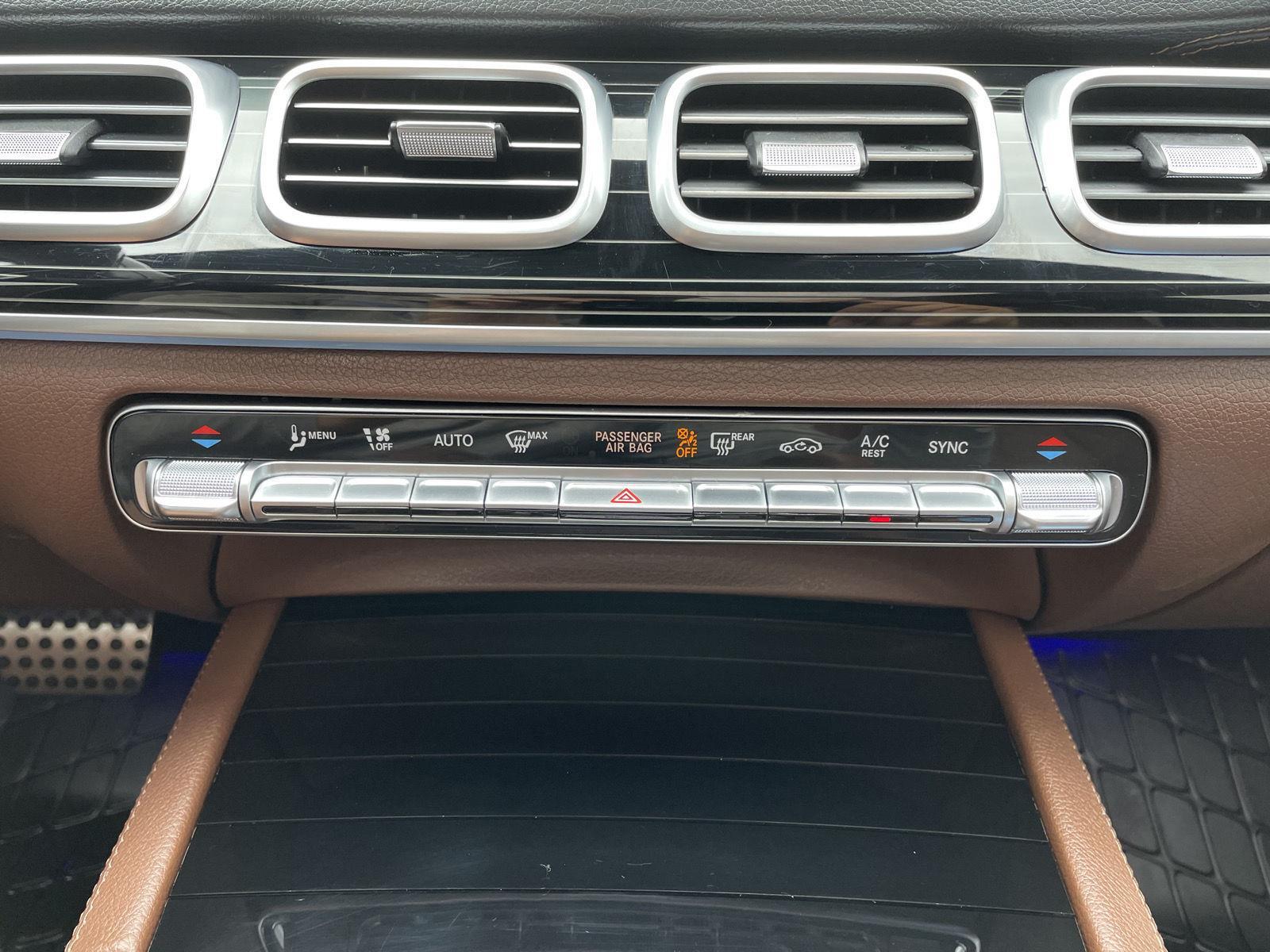 Vehicle photo 30
