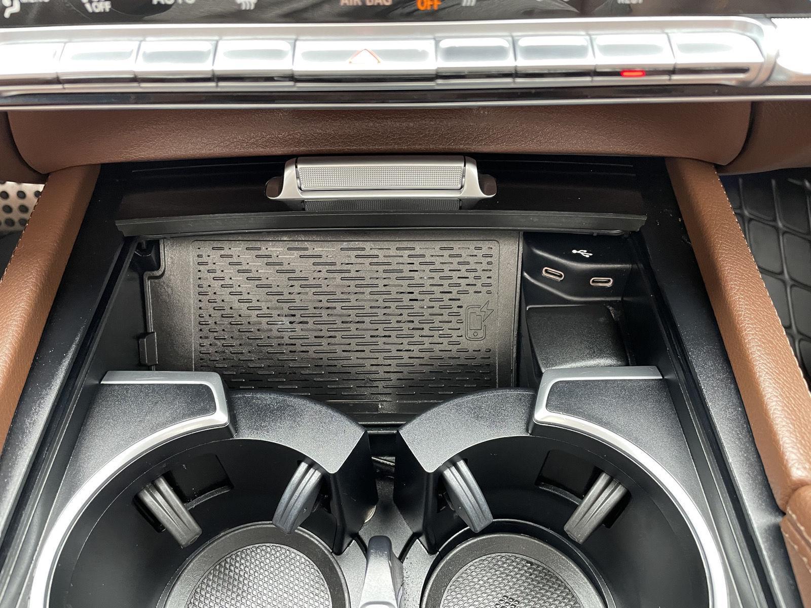 Vehicle photo 31