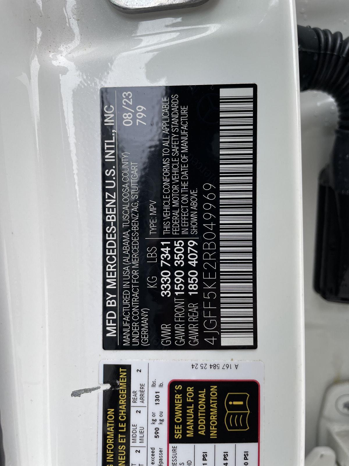 Vehicle photo 37