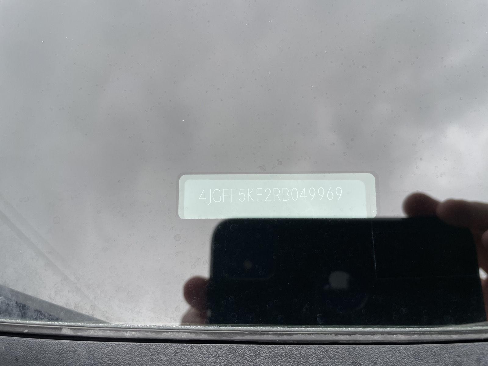 Vehicle photo 38