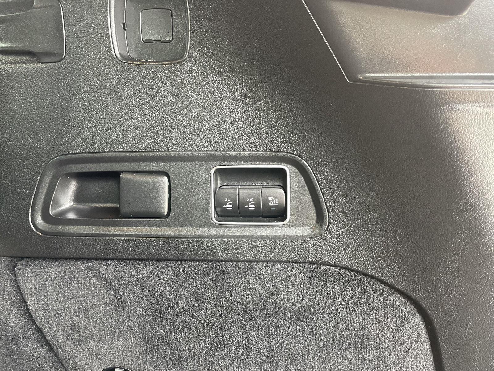 Vehicle photo 41