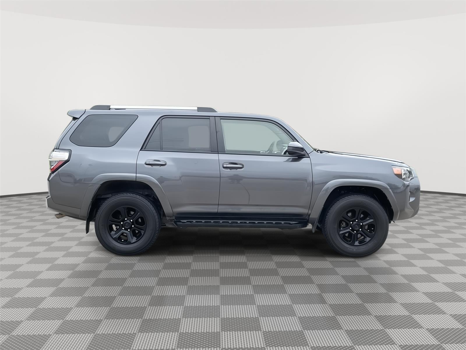 Vehicle photo 6