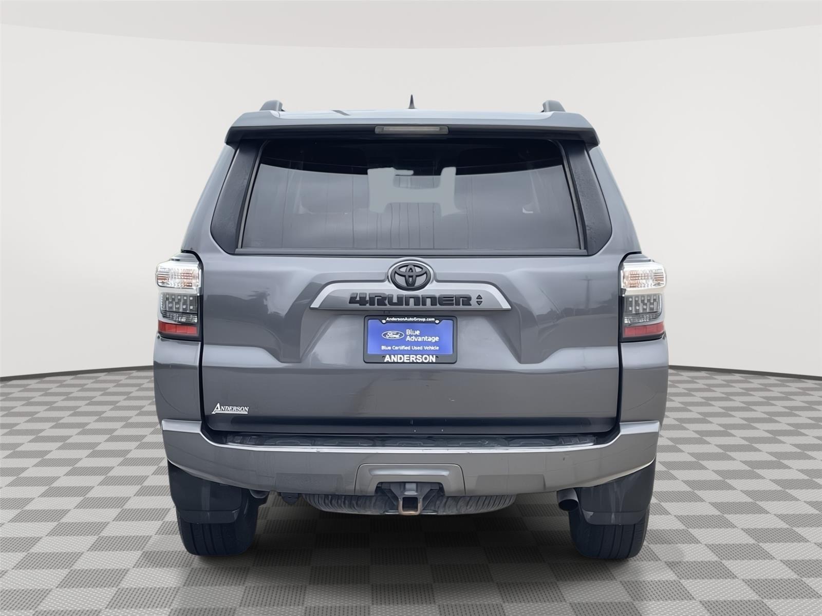Vehicle photo 8