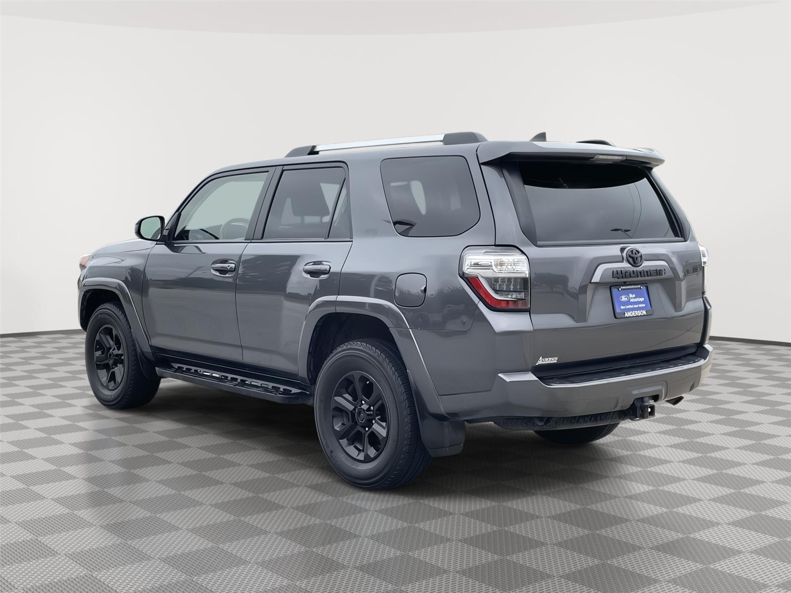 Vehicle photo 9