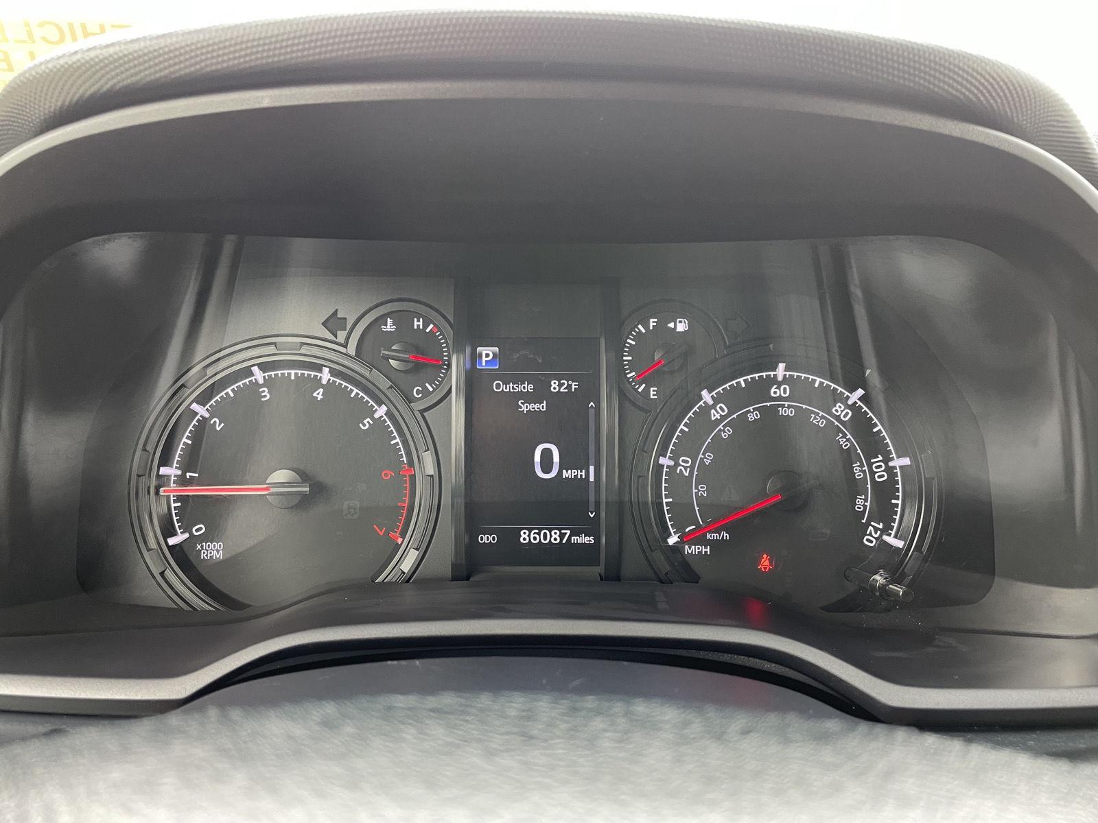 Vehicle photo 14