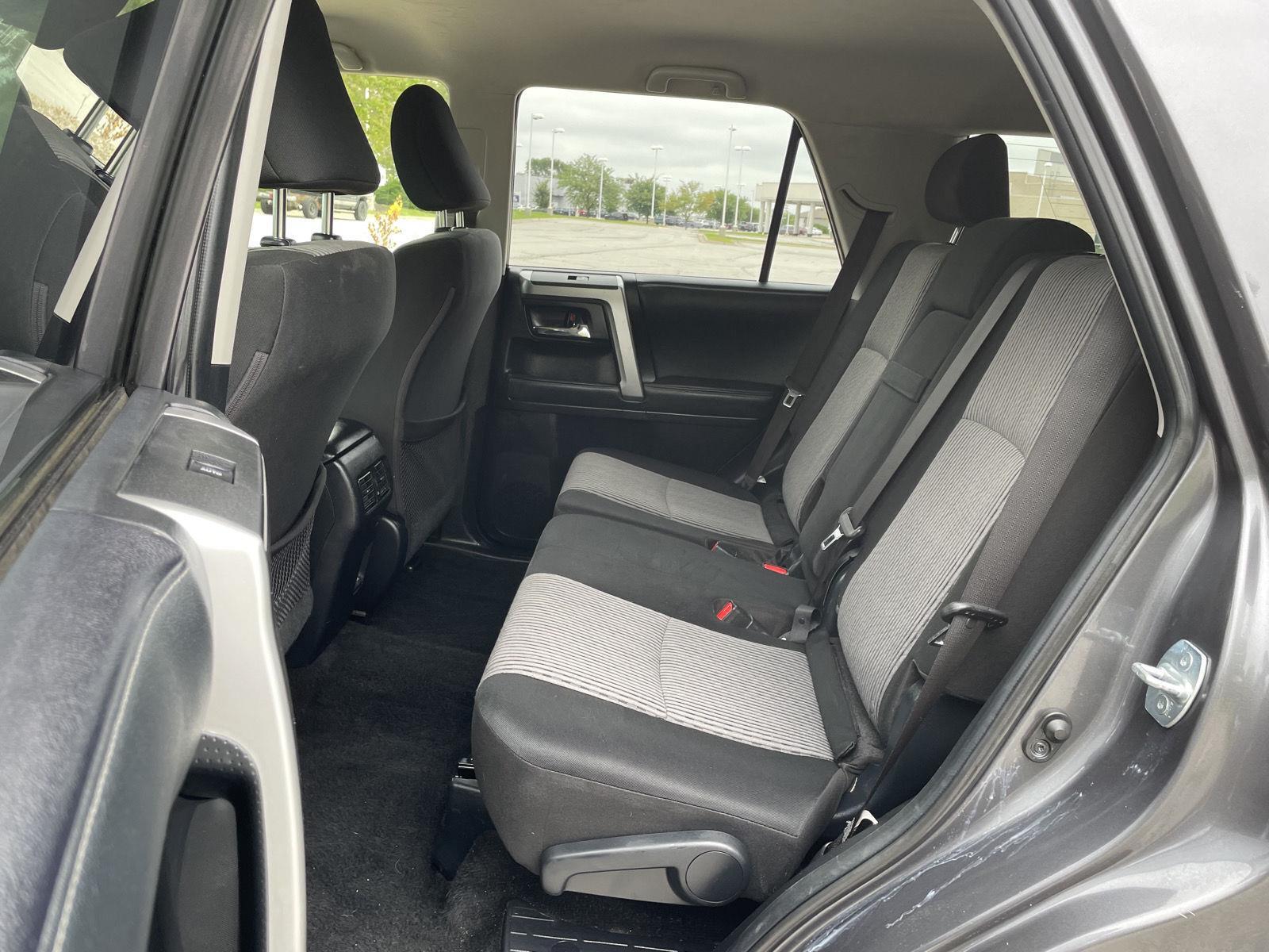 Vehicle photo 19