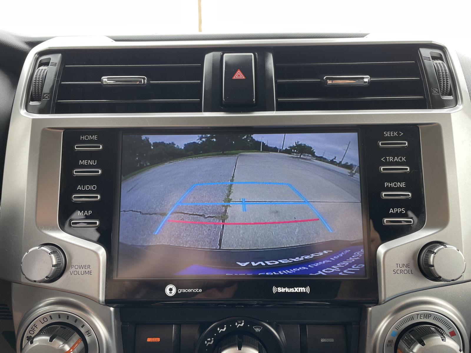 Vehicle photo 23
