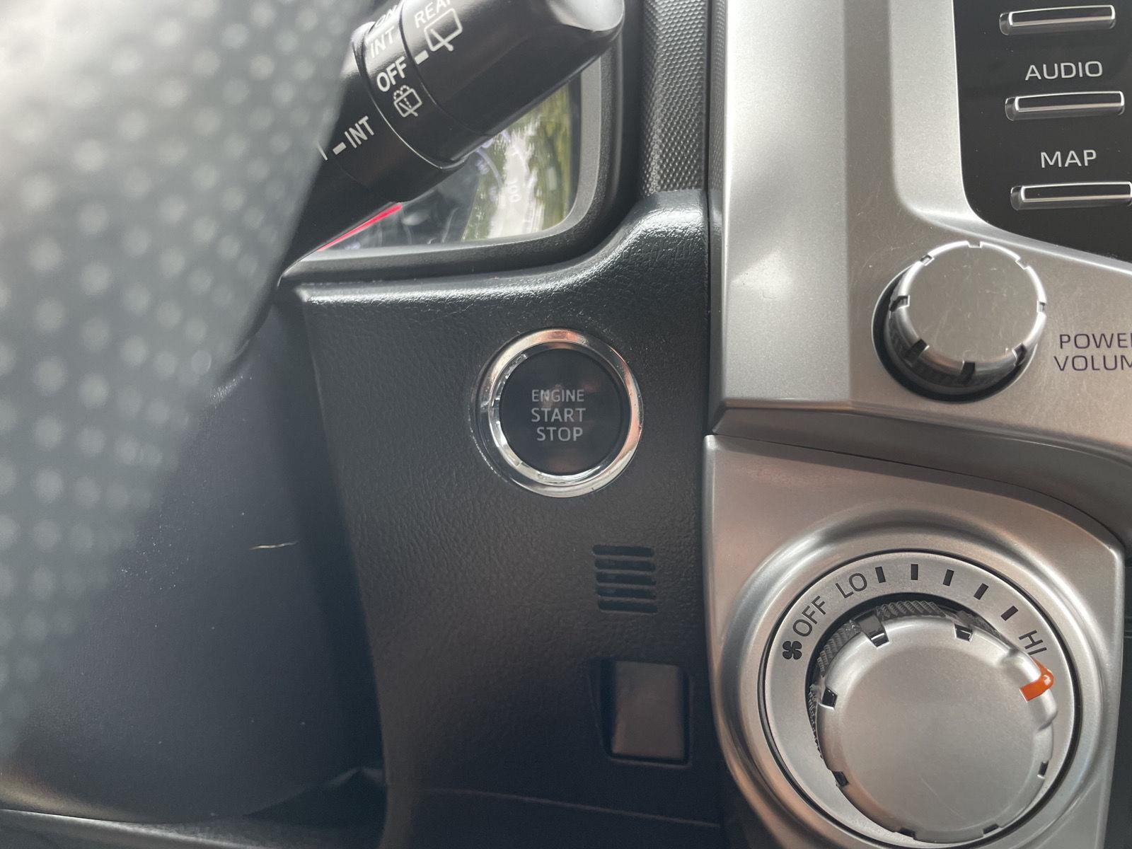 Vehicle photo 24