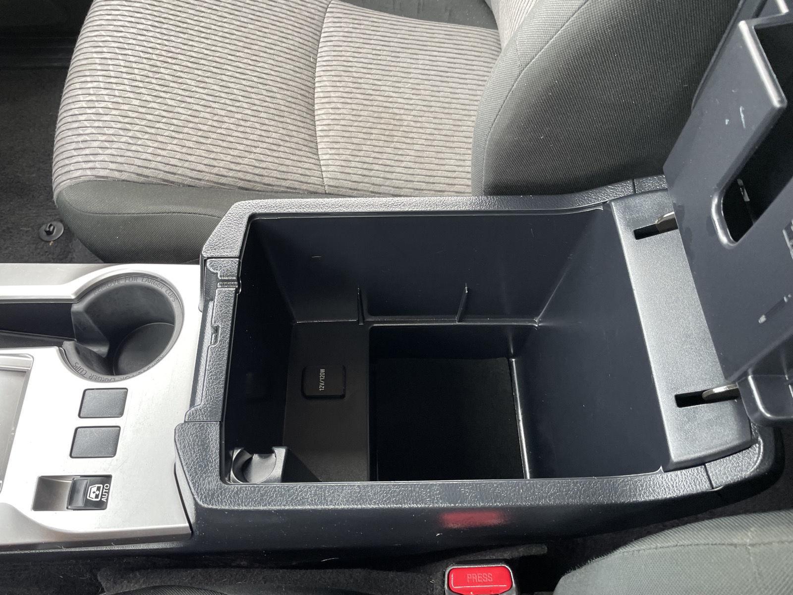 Vehicle photo 30