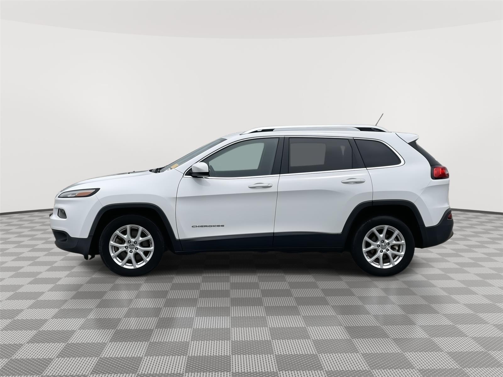 Vehicle photo 2