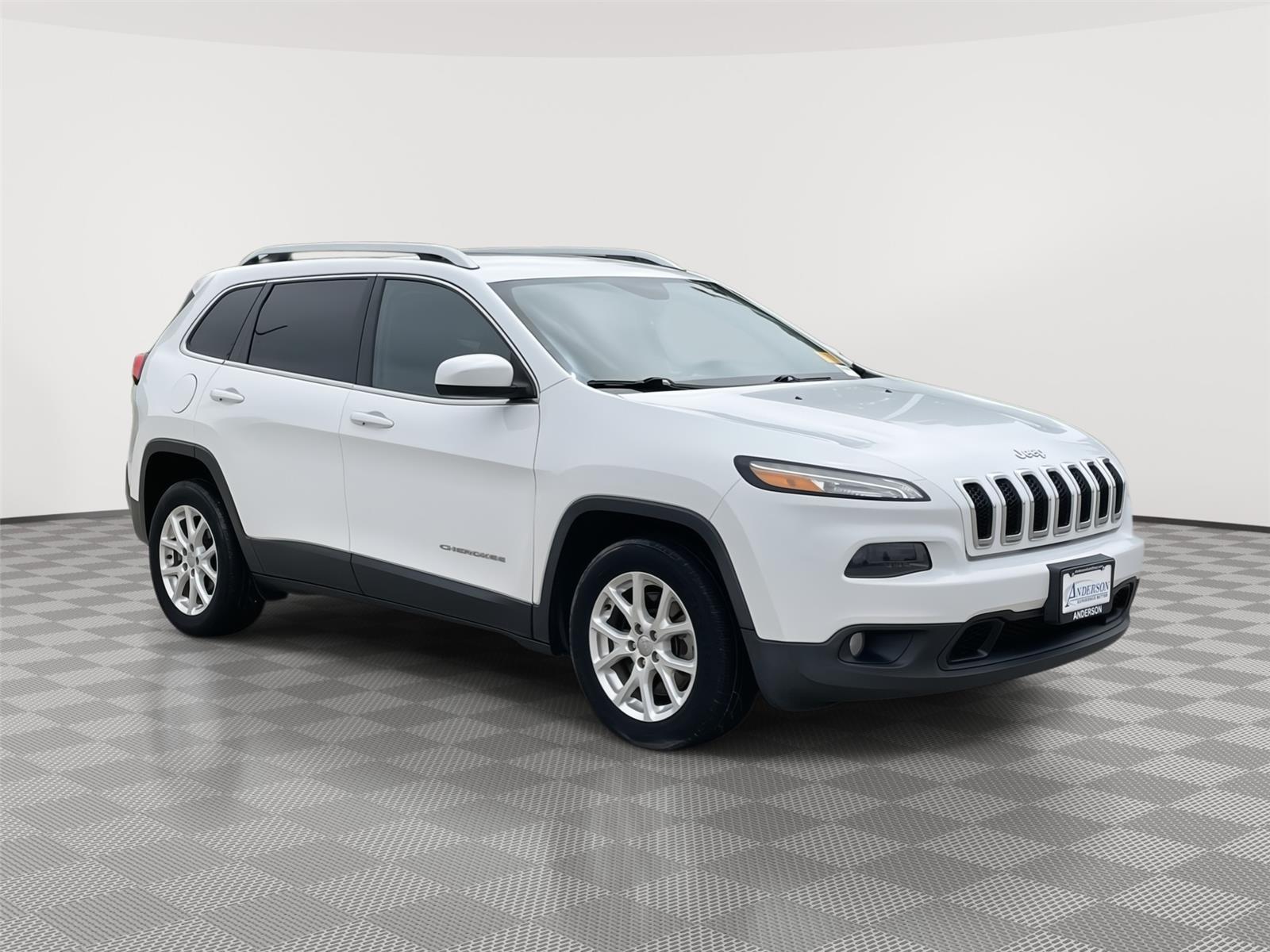 Vehicle photo 5
