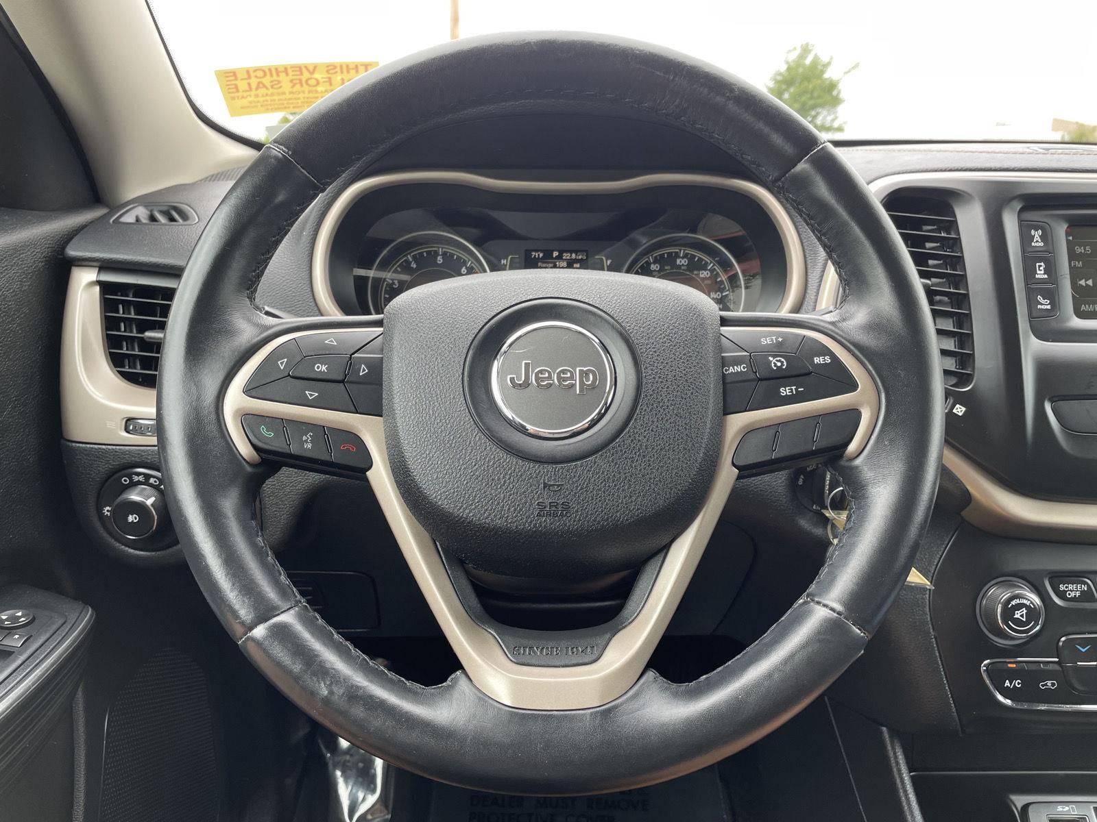 Vehicle photo 11