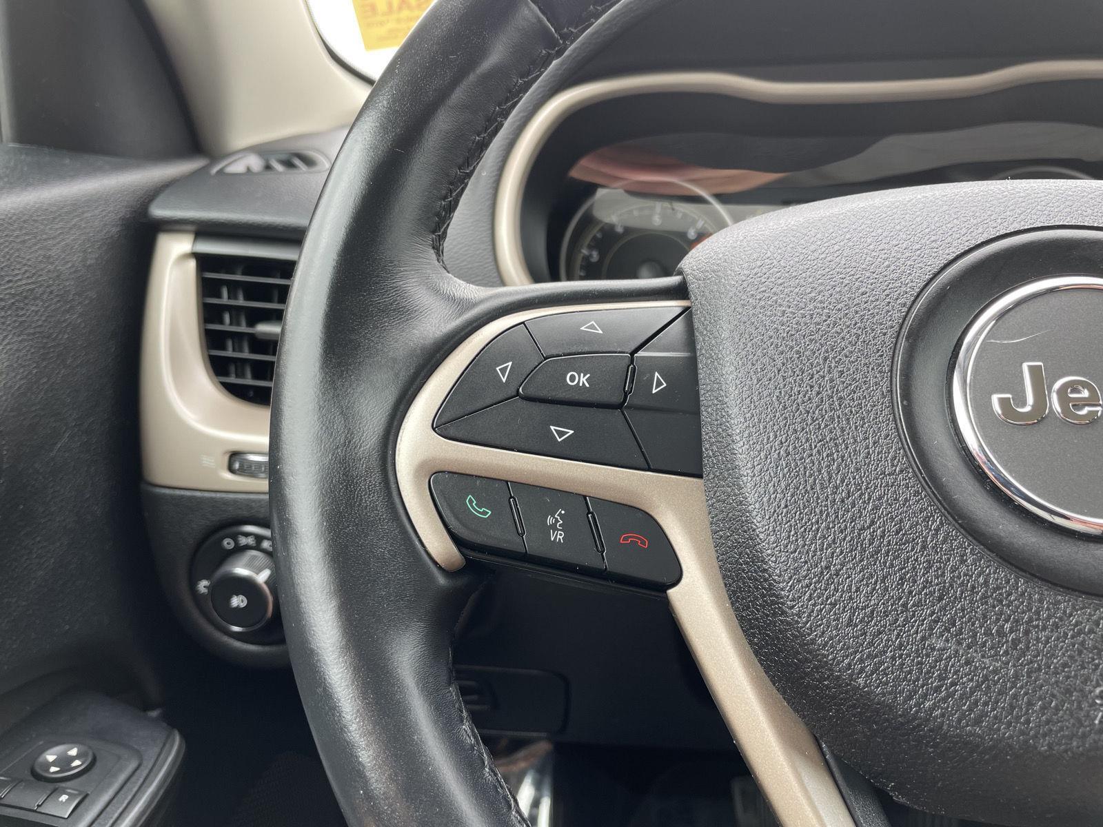 Vehicle photo 12