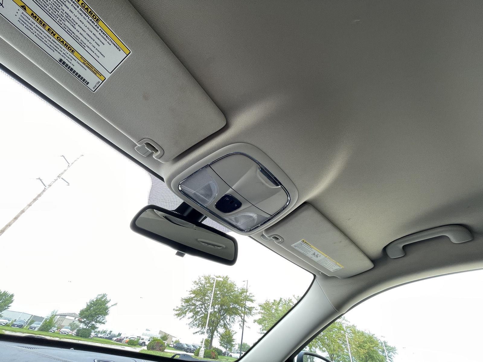 Vehicle photo 20