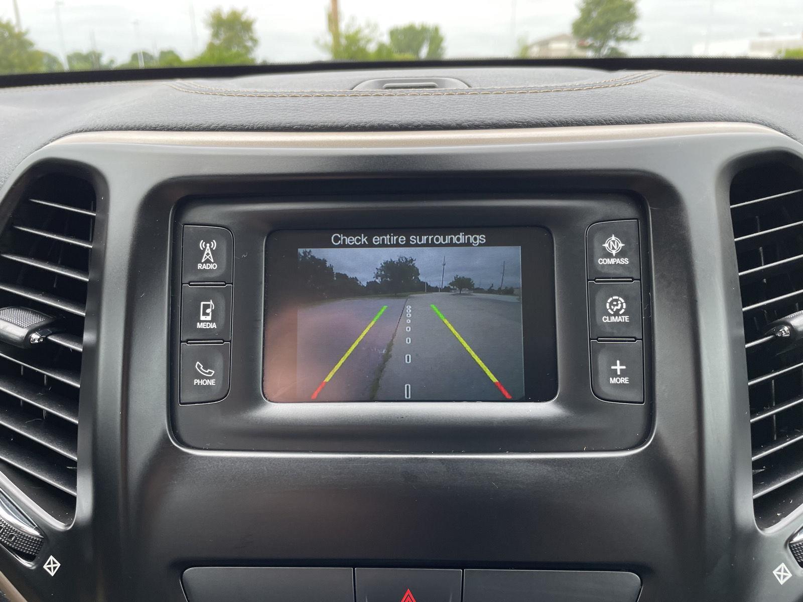 Vehicle photo 22