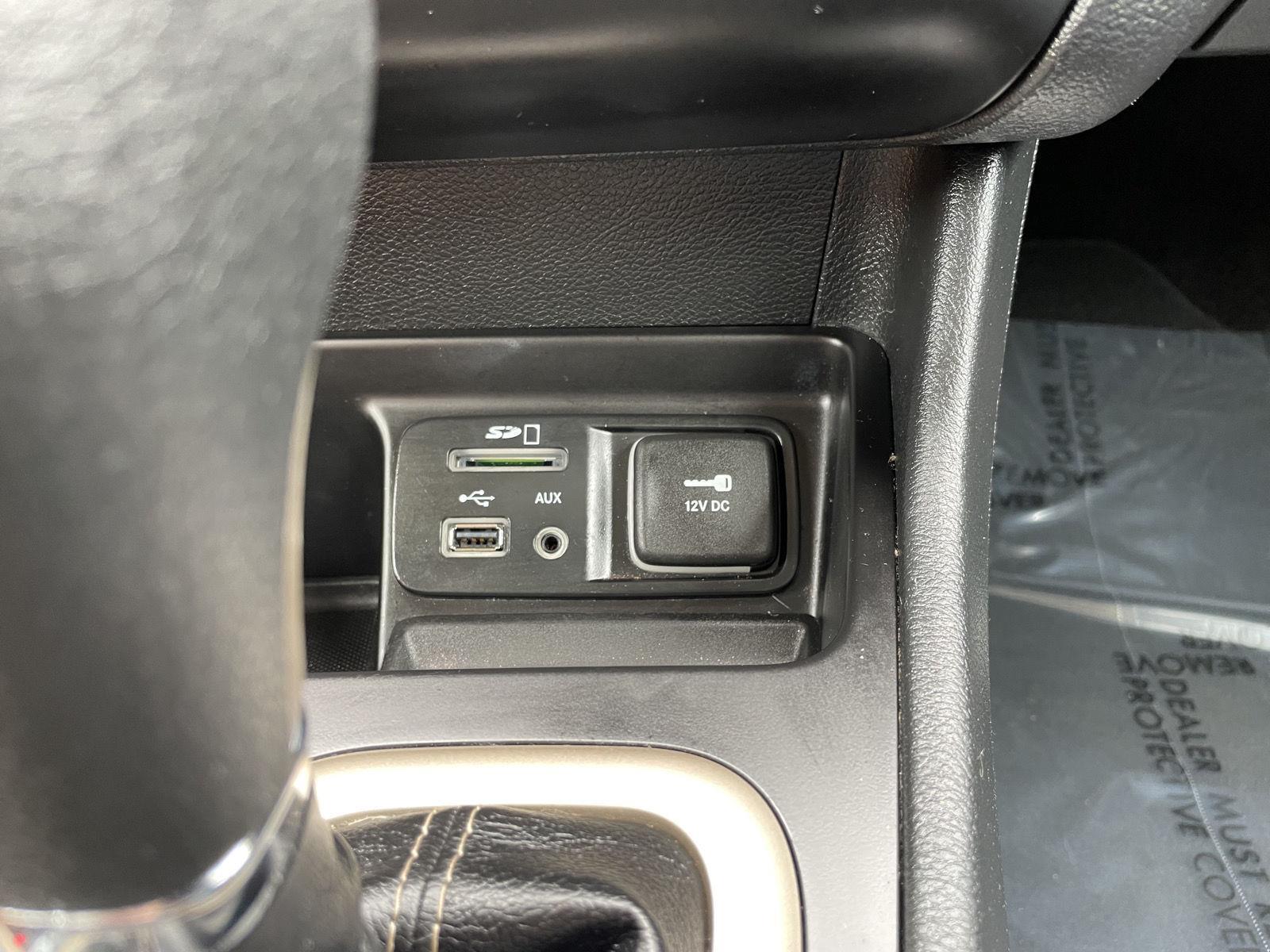Vehicle photo 24