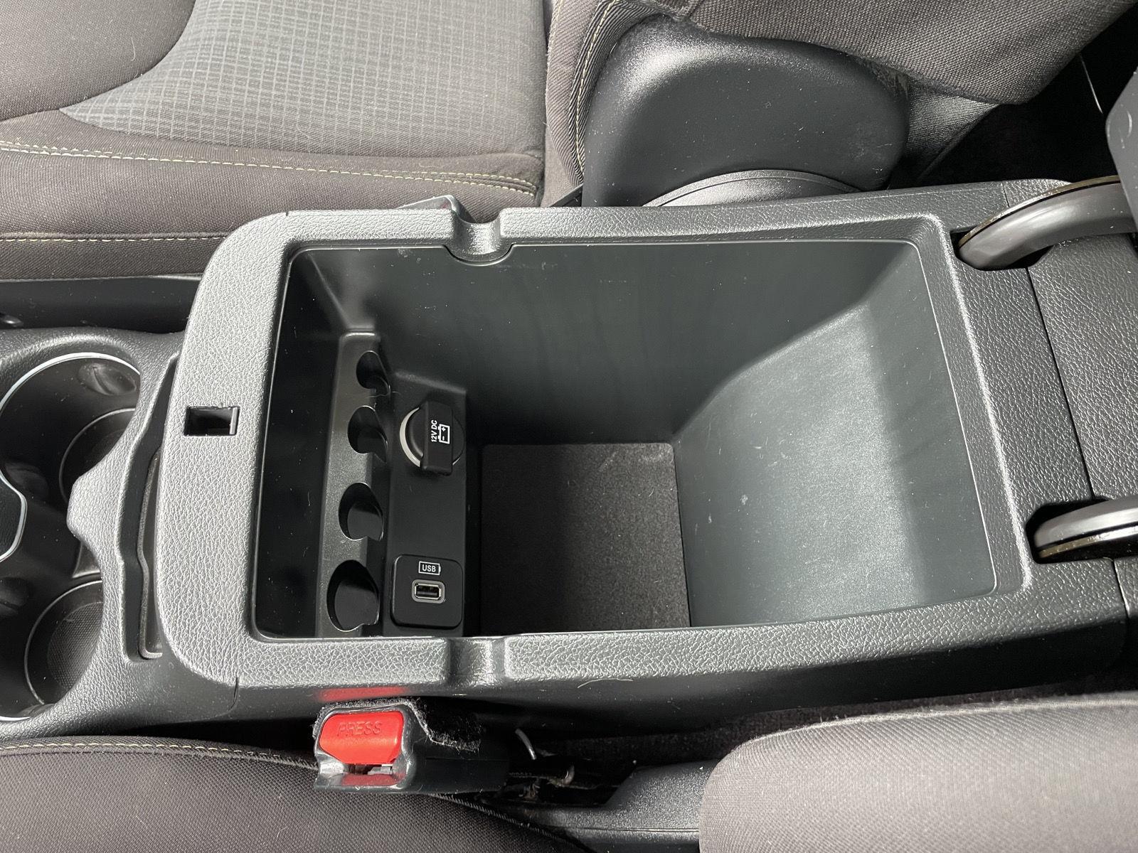 Vehicle photo 27