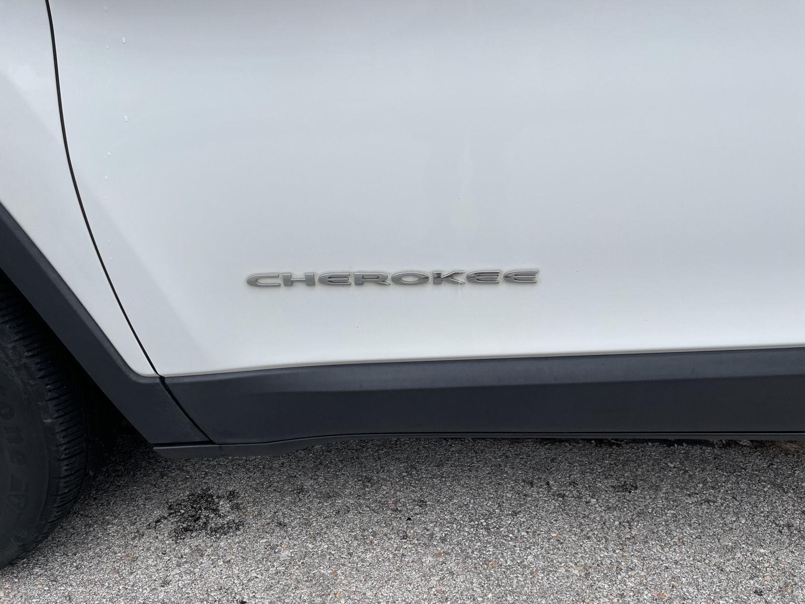 Vehicle photo 31