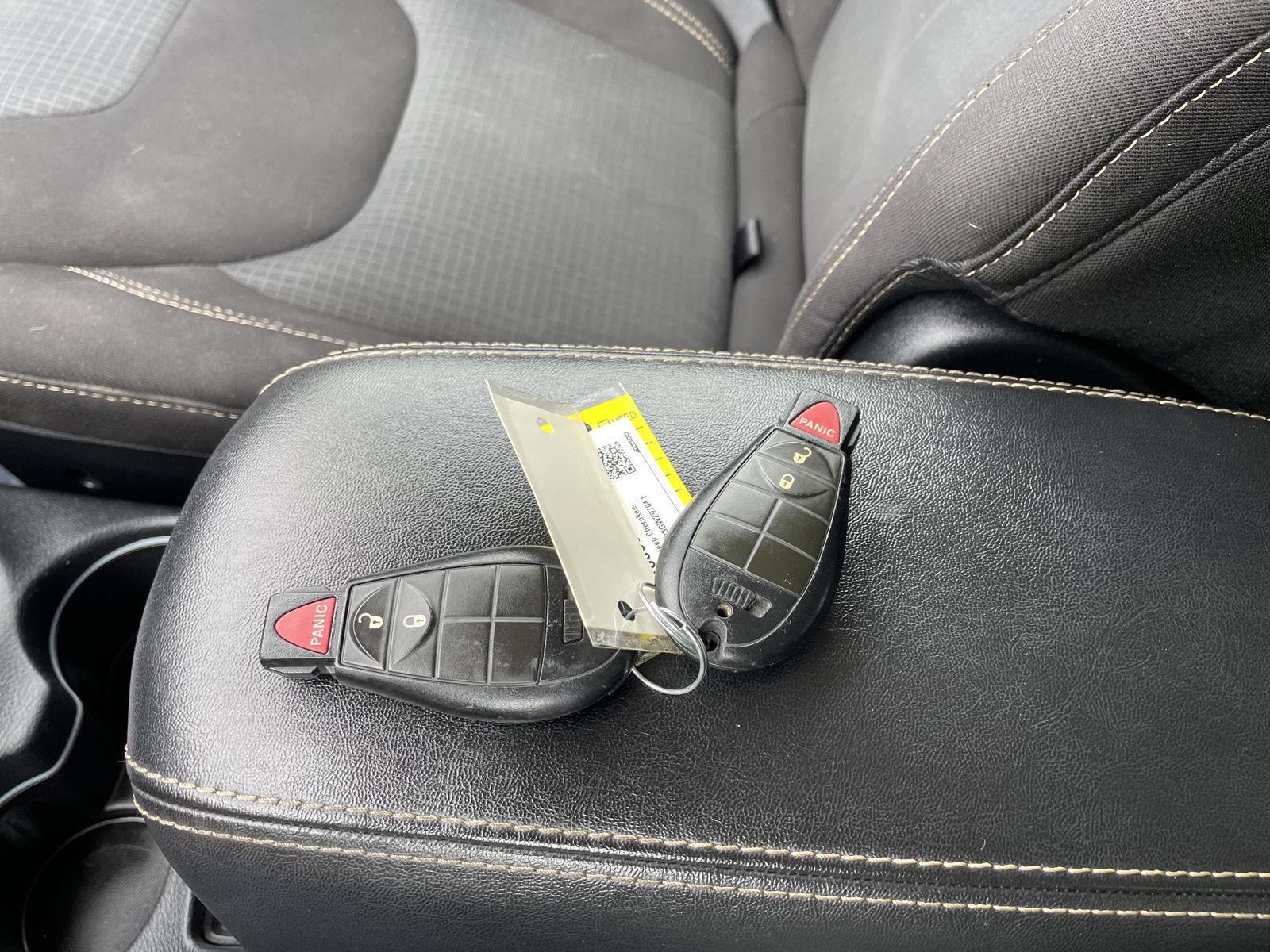 Vehicle photo 33