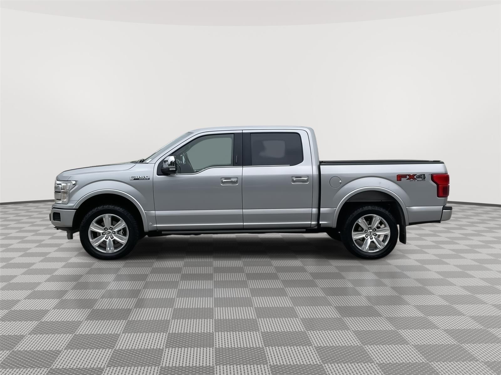 Vehicle photo 2