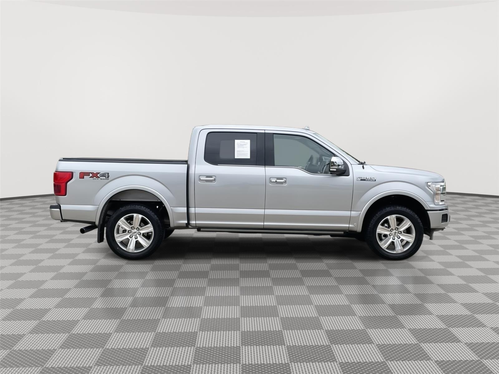 Vehicle photo 6