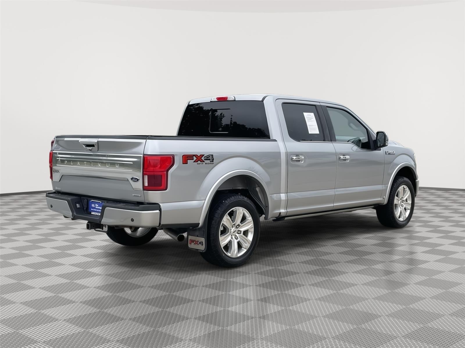 Vehicle photo 7