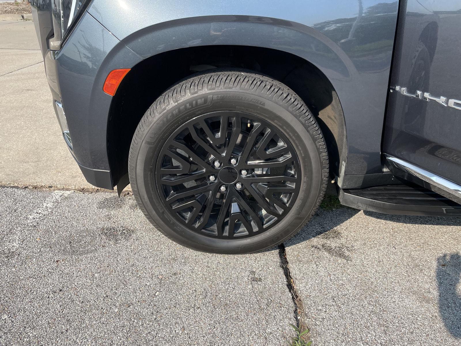 Vehicle photo 10