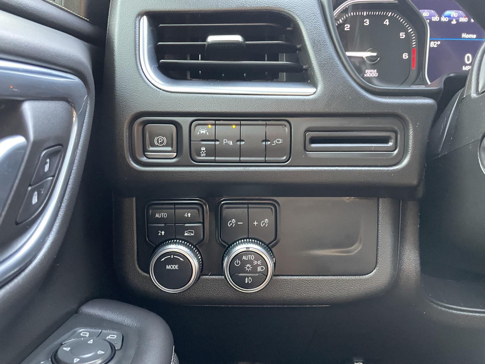 Vehicle photo 16
