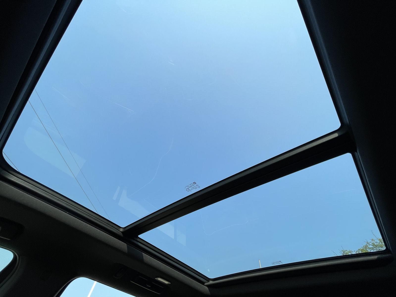 Vehicle photo 24